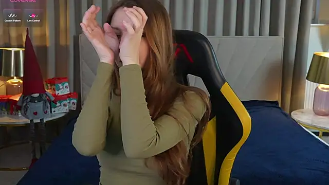 Snapshot of Michelle_054 chatting on January 2025 12:47:02 PM Michelle 054 online show from January 2025 12:47:02 PM