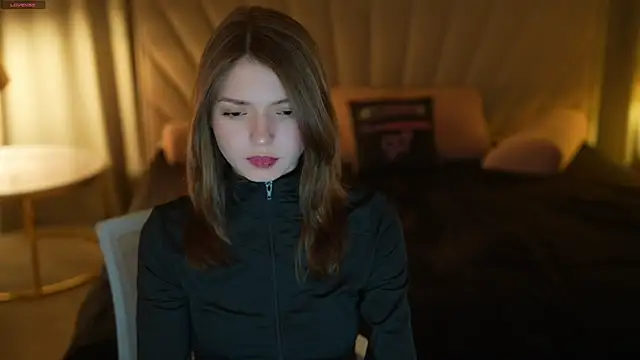 Michelle 054 online show from December 2025 05:06:02 PM