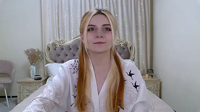 Snapshot of KellyStone chatting on January 2025 05:35:02 PM KellyStone online show from January 2025 05:35:02 PM