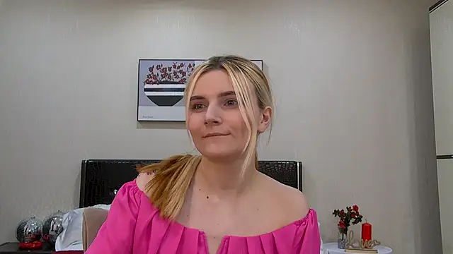 Snapshot of KellyStone chatting on February 2025 05:42:02 AM KellyStone online show from February 2025 05:42:02 AM