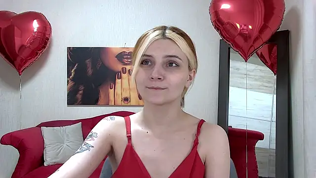 Snapshot of KellyStone chatting on February 2025 11:46:02 PM KellyStone online show from February 2025 11:46:02 PM