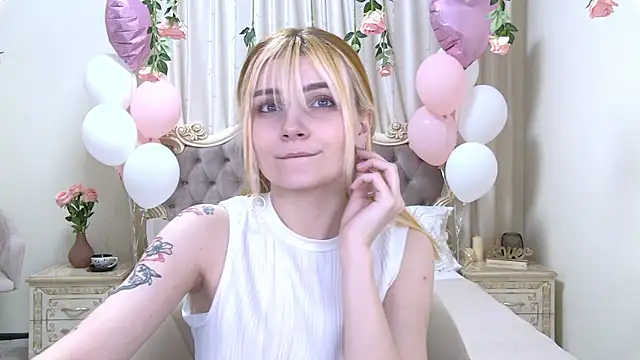 Snapshot of KellyStone chatting on February 2025 02:15:02 AM KellyStone online show from February 2025 02:15:02 AM