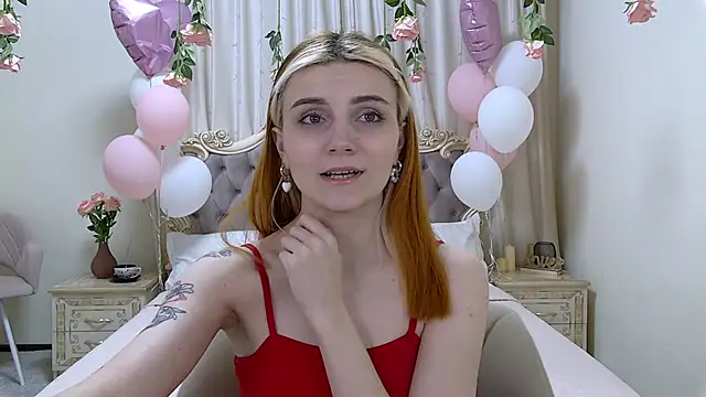 Snapshot of KellyStone chatting on March 2025 04:45:01 AM KellyStone online show from March 2025 04:45:01 AM