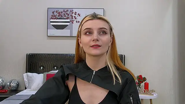 Snapshot of KellyStone chatting on March 2025 08:32:01 AM KellyStone online show from March 2025 08:32:01 AM