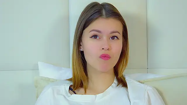 PollyLanders online show from February 2025 10:20:02 AM