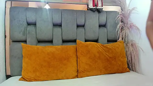 JESSYCORTES online show from September 2025 01:55:02 PM