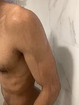 Lucascacaca online show from February 2025 10:18:01 AM