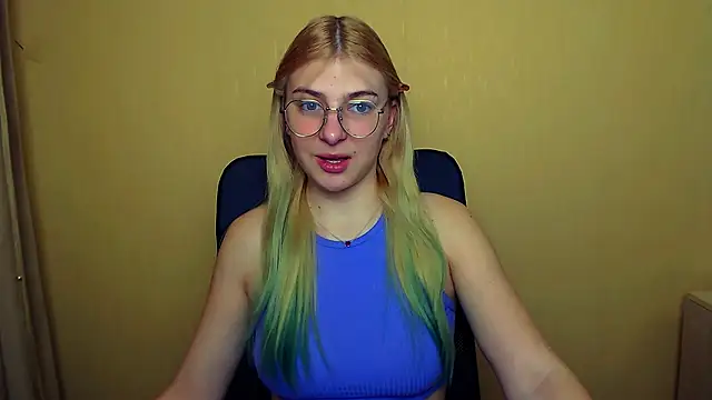 Snapshot of Luna_Lush_ chatting on January 2025 08:32:02 AM Luna Lush online show from January 2025 08:32:02 AM