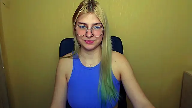 Snapshot of Luna_Lush_ chatting on February 2025 12:26:02 PM Luna Lush online show from February 2025 12:26:02 PM