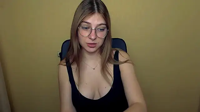 Snapshot of Luna_Lush_ chatting on November 2025 10:04:02 AM Luna Lush online show from November 2025 10:04:02 AM