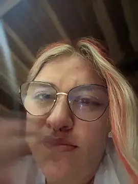 SophiaWeestt99 online show from October 2025 02:12:01 AM