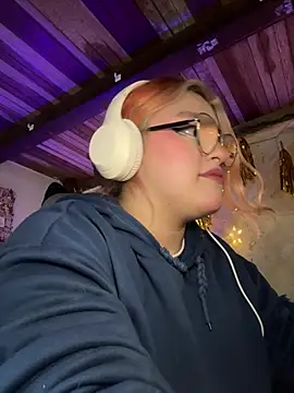 SophiaWeestt99 online show from April 2026 05:27:02 AM