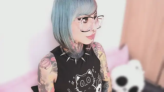 NikkiRamone online show from October 2025 10:18:01 PM