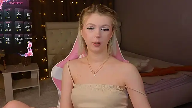 Snapshot of barbieee_b chatting on December 2024 01:00:02 PM barbieee b online show from December 2024 01:00:02 PM