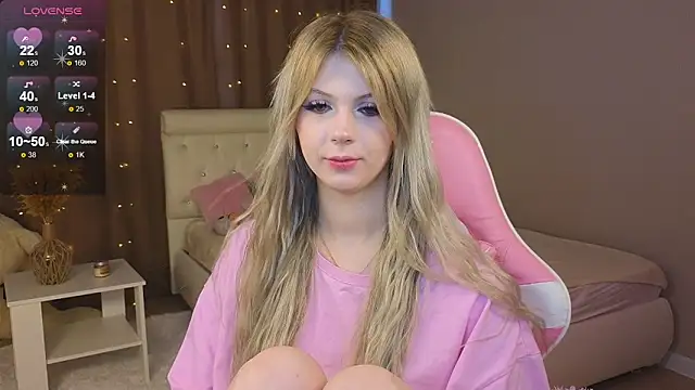 Snapshot of barbieee_b chatting on March 2025 07:43:02 AM barbieee b online show from March 2025 07:43:02 AM