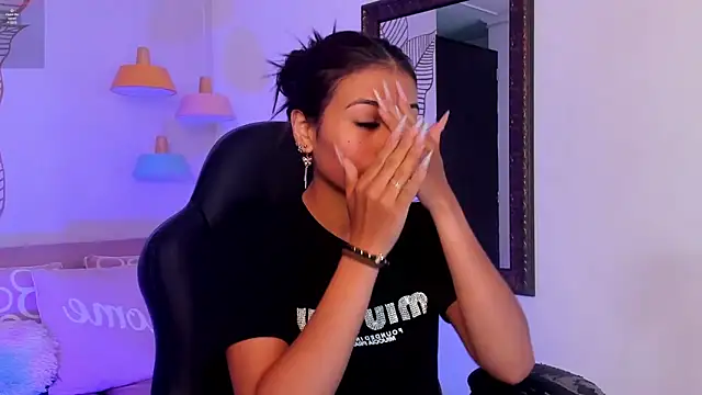 Snapshot of ZaraLim chatting on December 2024 12:16:02 PM ZaraLim online show from December 2024 12:16:02 PM