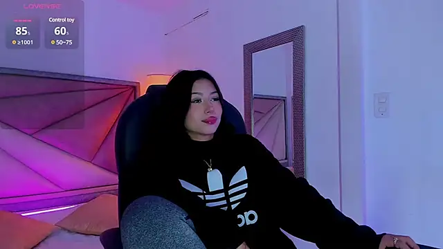 Snapshot of ZaraLim chatting on February 2025 12:28:01 PM ZaraLim online show from February 2025 12:28:01 PM