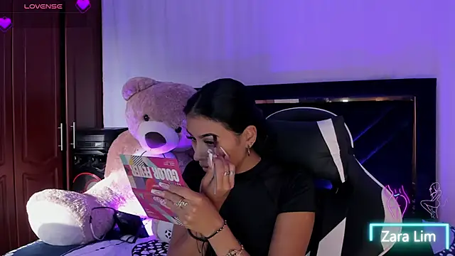 Snapshot of ZaraLim chatting on September 2025 09:47:02 PM ZaraLim online show from September 2025 09:47:02 PM