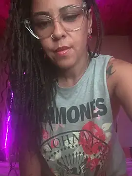 Snapshot of mariposapontiak420 chatting on February 2026 03:14:02 AM mariposapontiak420 online show from February 2026 03:14:02 AM