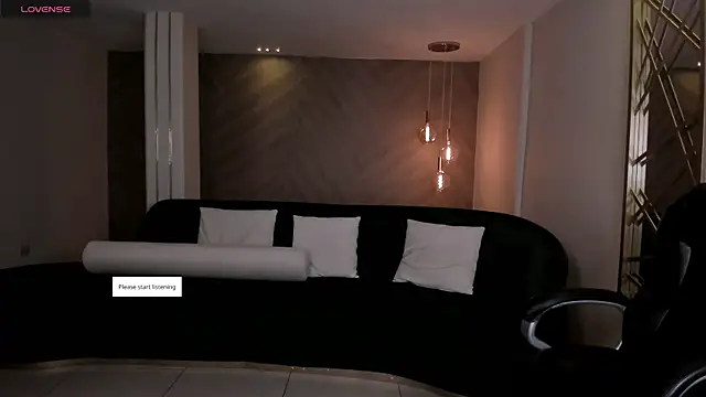 RebeccaHudson online show from April 2026 07:34:01 PM