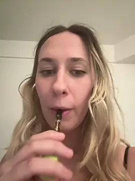 M1ssyk1ssy online show from December 2024 10:32:01 PM