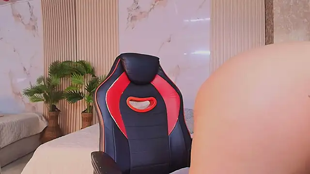 LanaBigTitties online show from October 2025 09:30:01 PM