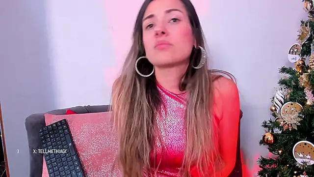 camilawm19 online show from December 2024 10:16:02 AM