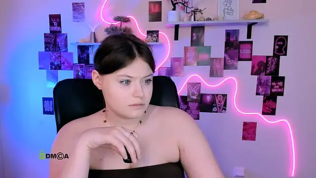nikole kitt online show from May 2026 06:59:01 PM