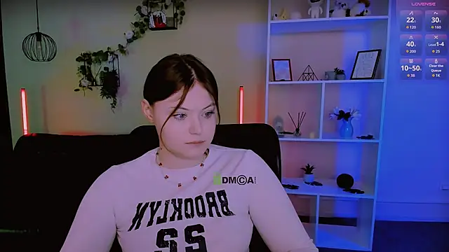 nikole kitt online show from May 2026 06:58:01 PM