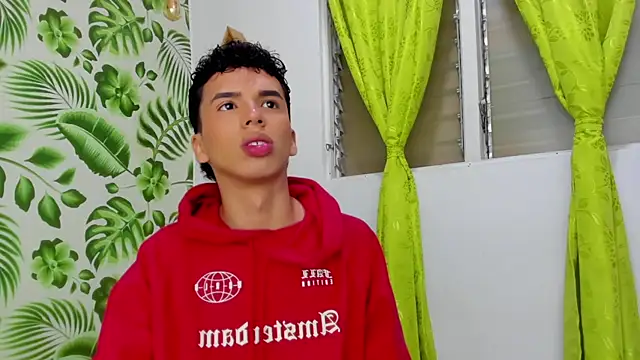 SEANTROYY online show from March 2025 04:02:02 AM