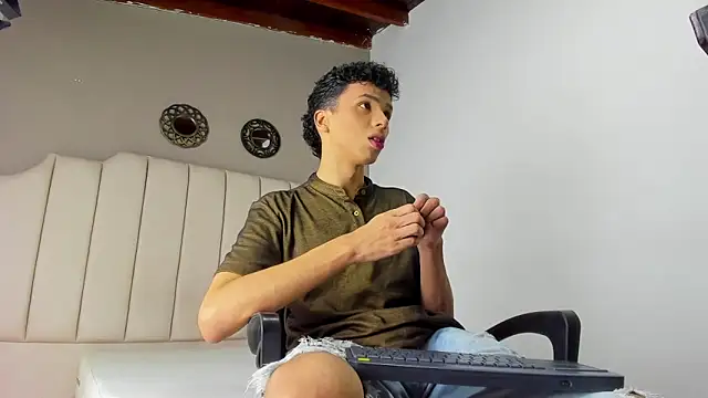 SEANTROYY online show from March 2025 04:06:02 AM