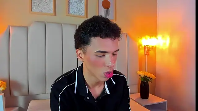 SEANTROYY online show from September 2025 03:41:02 AM