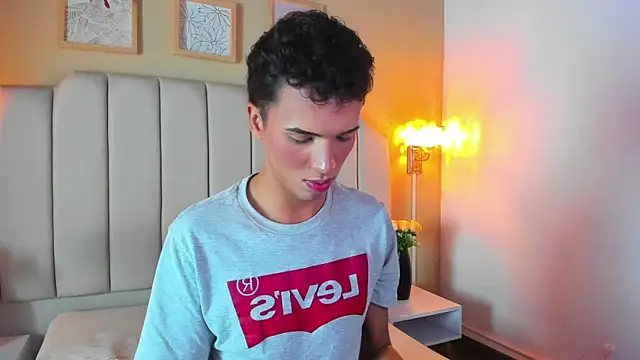 SEANTROYY online show from October 2025 04:23:02 AM