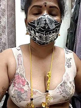 gaurika18 online show from May 2026 05:40:02 PM