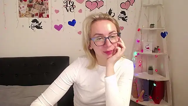 Snapshot of VasilisaSii chatting on January 2025 06:43:02 AM VasilisaSii online show from January 2025 06:43:02 AM