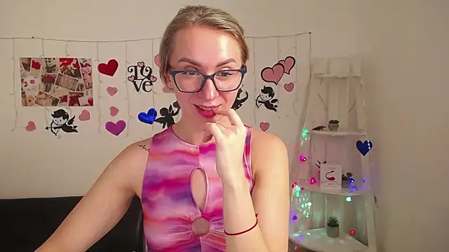 Snapshot of VasilisaSii chatting on January 2025 12:28:02 PM VasilisaSii online show from January 2025 12:28:02 PM