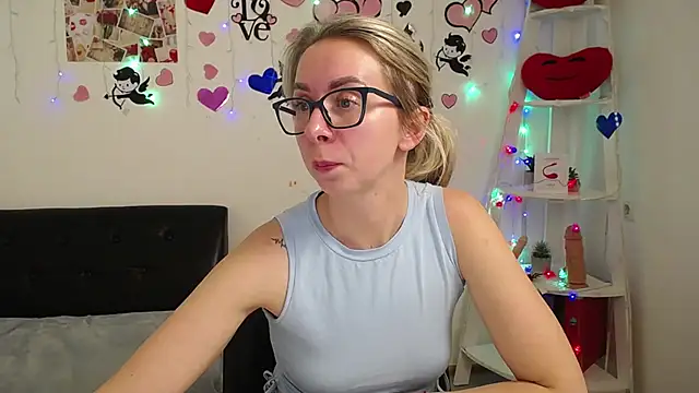 Snapshot of VasilisaSii chatting on February 2025 04:09:02 PM VasilisaSii online show from February 2025 04:09:02 PM