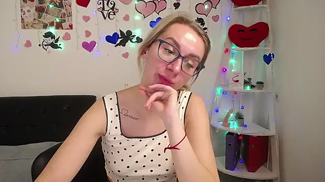 Snapshot of VasilisaSii chatting on February 2025 09:10:02 AM VasilisaSii online show from February 2025 09:10:02 AM