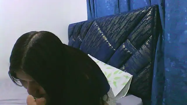 JenniferChian online show from July 2026 11:18:01 PM