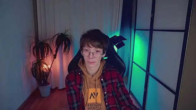 Snapshot of TommieH chatting on January 2025 05:48:01 AM TommieH online show from January 2025 05:48:01 AM