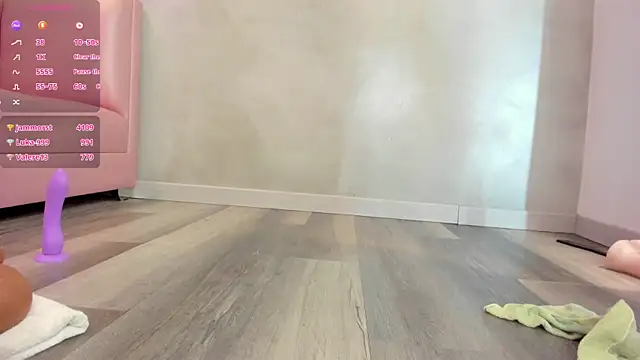 Snapshot of Torimonroe_ chatting on January 2025 09:36:02 PM Torimonroe online show from January 2025 09:36:02 PM