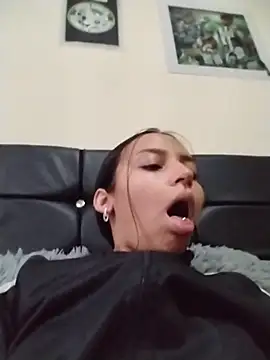 Snapshot of emma_ambar chatting on November 2025 07:34:02 PM emma ambar online show from November 2025 07:34:02 PM