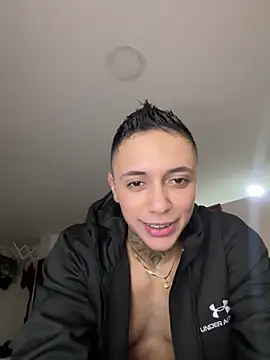 Snapshot of _PhillipBrown chatting on December 2024 10:21:01 PM PhillipBrown online show from December 2024 10:21:01 PM