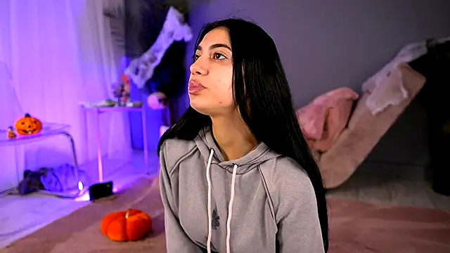 Snapshot of BetsyGonzale chatting on October 2025 03:54:02 AM BetsyGonzale online show from October 2025 03:54:02 AM