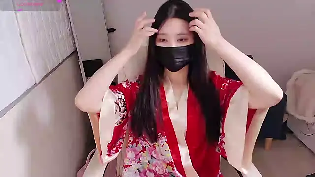 Snapshot of who_Lilly chatting on September 2025 12:07:01 PM who Lilly online show from September 2025 12:07:01 PM