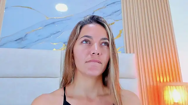 Mia Malkovaa  online show from June 2026 01:06:02 PM