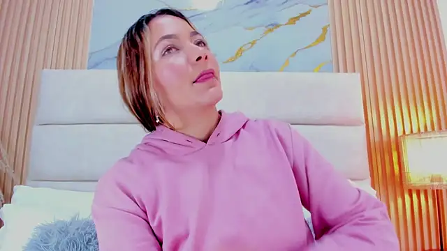 Mia Malkovaa  online show from July 2026 01:43:02 PM
