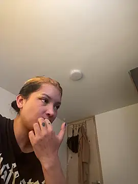 baby lizy online show from November 2025 09:14:01 PM