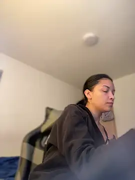 baby lizy online show from February 2026 05:53:02 PM