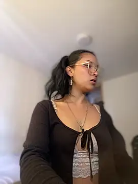 baby lizy online show from March 2026 08:48:01 PM